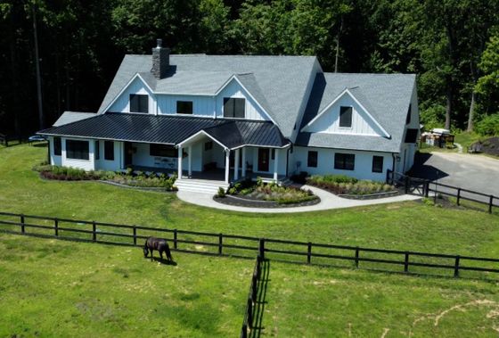 Estate Built by Conestoga Buildings