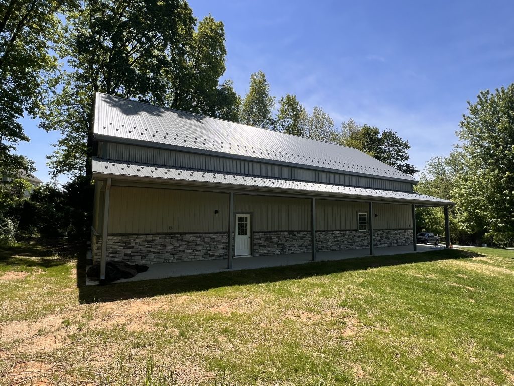 Oversized Hobby Garage gallery photo