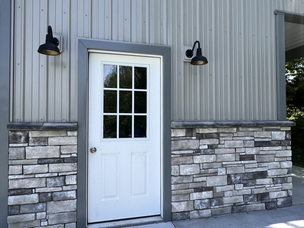 Oversized Hobby Garage gallery photo